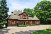 Dwór-w-Ożarowie-oddział-Muzeum-Ziemi-Wieluńskiej