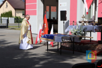 przekazanie_i_poswiecenie_sztandaru_dla_ochotniczej_strazy_pozarnej_w_stawie_2025_r_20250527_1094687182