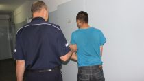 Policjanci zatrzymali 27- letniego mężczyznę za posiadanie narkotyków