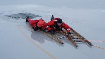 Strażacy z KP PSP w Wieluniu ćwiczyli ratownictwo na lodzie
