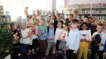 Miejska i Gminna Biblioteka Publiczna w Wieluniu zainaugurowała projekt literacki dla dzieci „Czytanie zbliża”