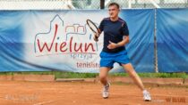 Krzysiek Urbanek zwycięzcą Mistrzostw Wielunia w tenisie ziemnym w kat. Open