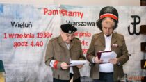 DPS w Skrzynnie zaprezentowało montaż słowno-muzyczny pt. „Dziś idę walczyć mamo”