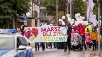 Ulicami Wielunia przeszedł Marsz dla Życia i Rodziny