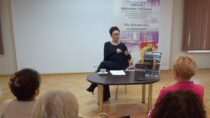 Spotkanie autorskie z Magdaleną Grochowską w bibliotece w Osjakowie