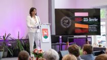 Ćwierć wieku z książką. 25-lecie Powiatowej Biblioteki Publicznej w Wieluniu