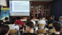 Debata „Psychoaktywna pułapka – Myśl. Wybieraj. Żyj” w ZS nr 2 w Wieluniu
