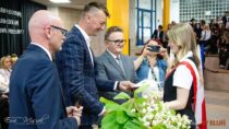 Uroczyste zakończenie roku szkolnego klas maturalnych w I LO w Wieluniu