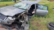 83-latek ciężko ranny po czołowym zderzeniu