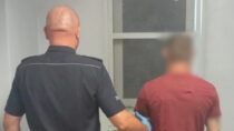 Najpierw szyba w aucie, potem groźby wobec policjantów